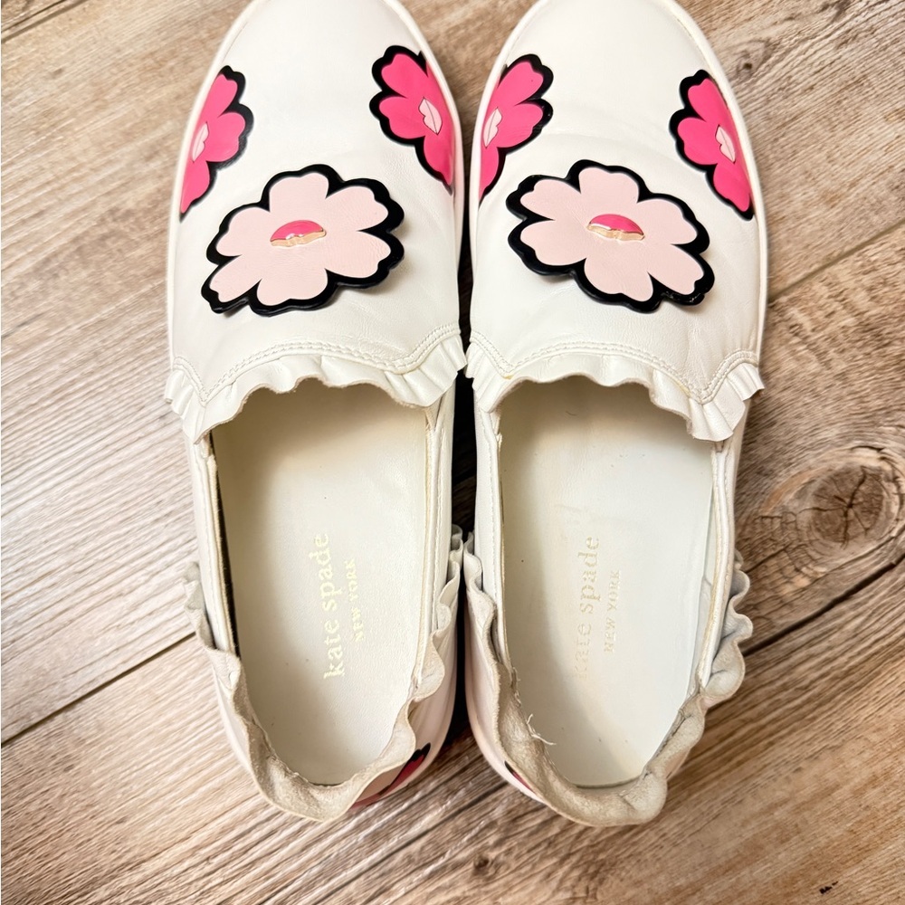 Kate Spade NY Flower Ruffled Leather Lima Sneakers size 7.5 - Picture 2 of 6